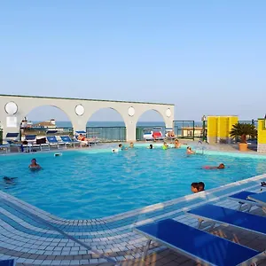 https://residence-cristoforo-colombo-caorle-30021.hotelinveneto.com